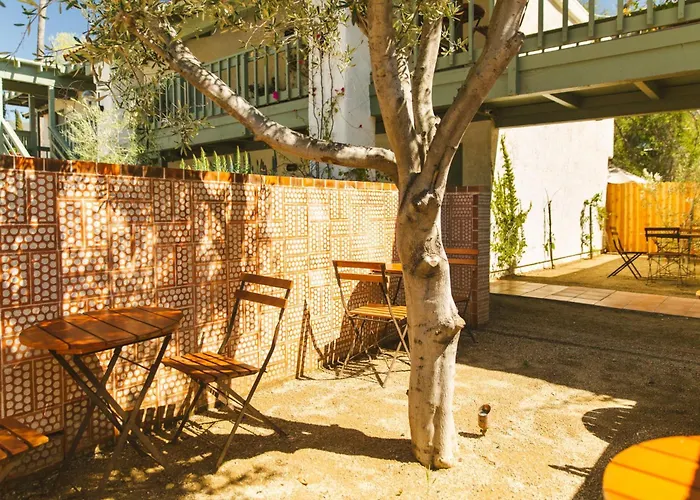 Hummingbird Inn